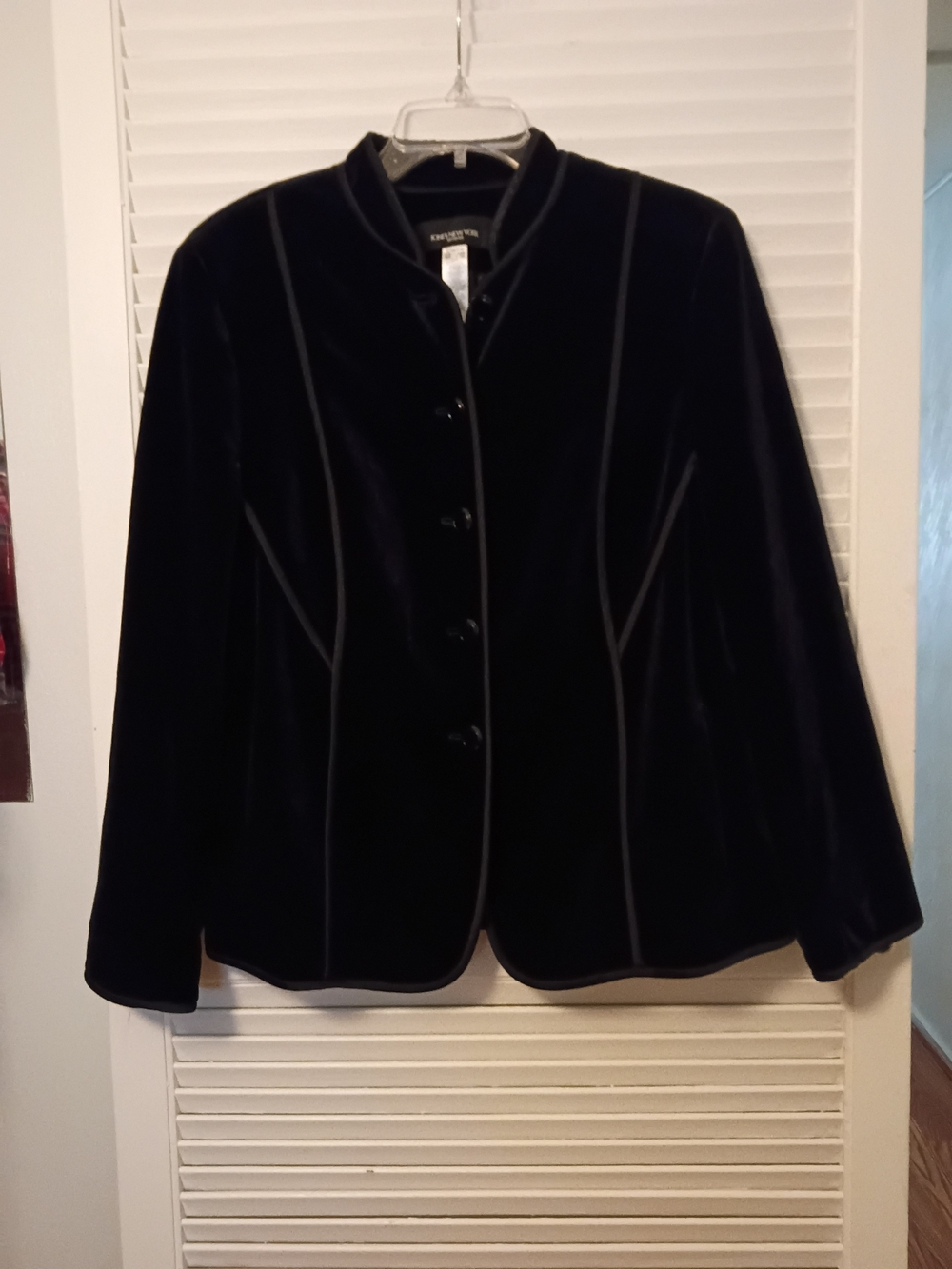Jones New York Black Velvet Tailored Blazer - Picture 2 of 6